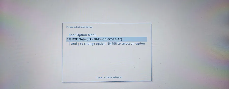 Network Media is Not Present hatasına neden olabilecek olası sebeplerin görseli. Ağ bağlantısı sorunları ve donanım hataları bu hatayı tetikleyebilir.