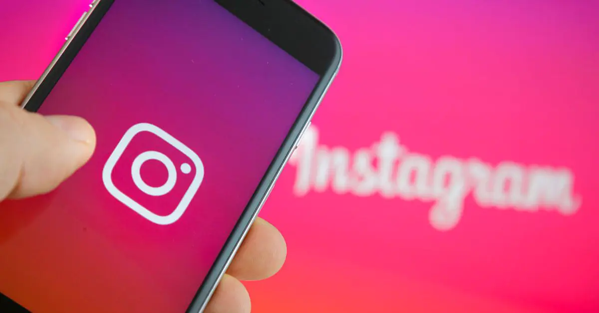 Instagram günlük zaman sınırı ayarlama ekranını gösteren telefon görseli