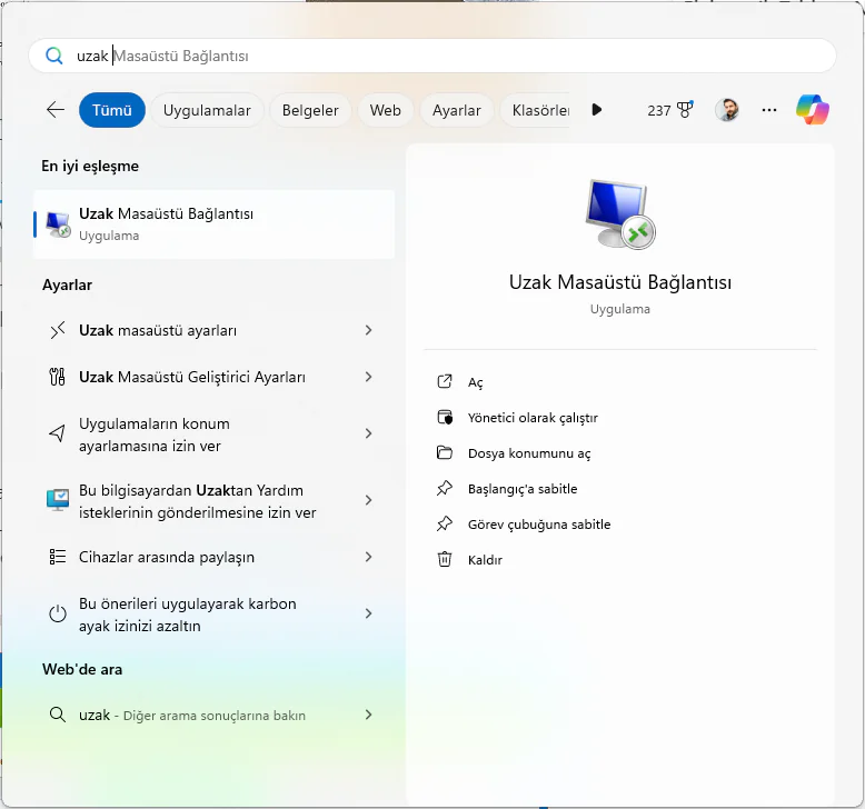Bilgisayar Klavyesi Kendi Kendine Yazıyor