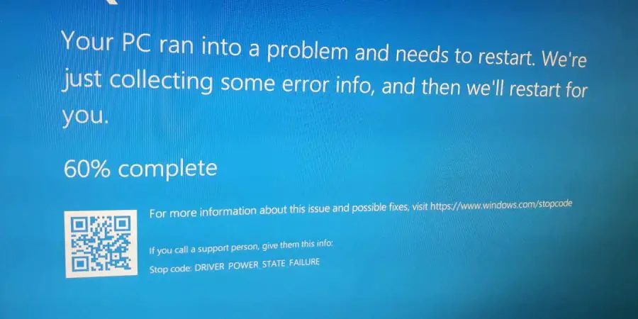 Windows 10'da "Driver Power State Failure" mavi ekran hatasıyla karşılaşan bir kullanıcının bilgisayar ekranı.