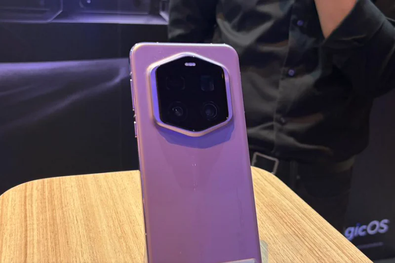 Honor Magic 8 RSR Porsche Design