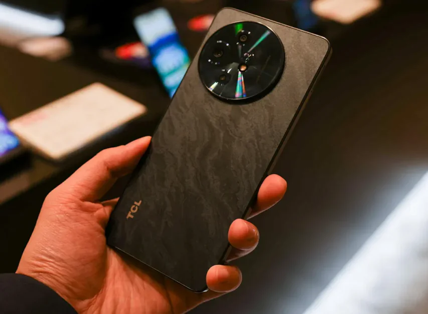 TCL NxtPaper 60 Ultra 5G Dev Ekranlı ve Göz Dostu Bir Yenilik