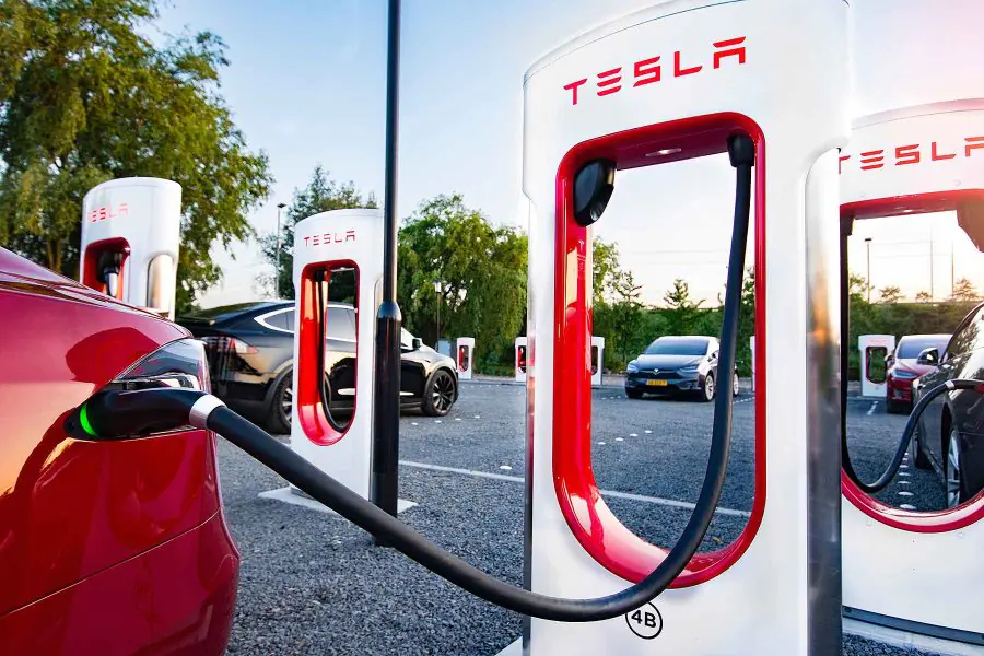 Tesla Supercharger Nedir