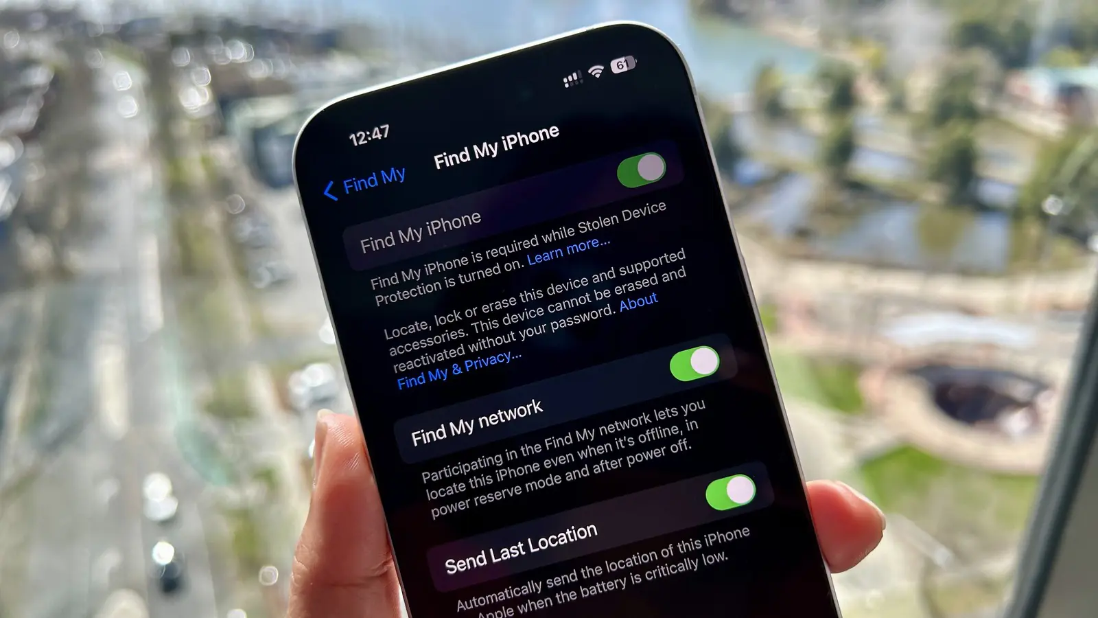 "iPhone'u Bul" özelliğinin devre dışı bırakılmasının, güvenlik ve gizlilik açısından önemli olduğu bir açıklamayı içeren bir ekran görüntüsü.