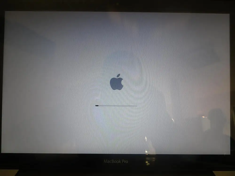 MacBook Pro Fabrika Ayarlarına 