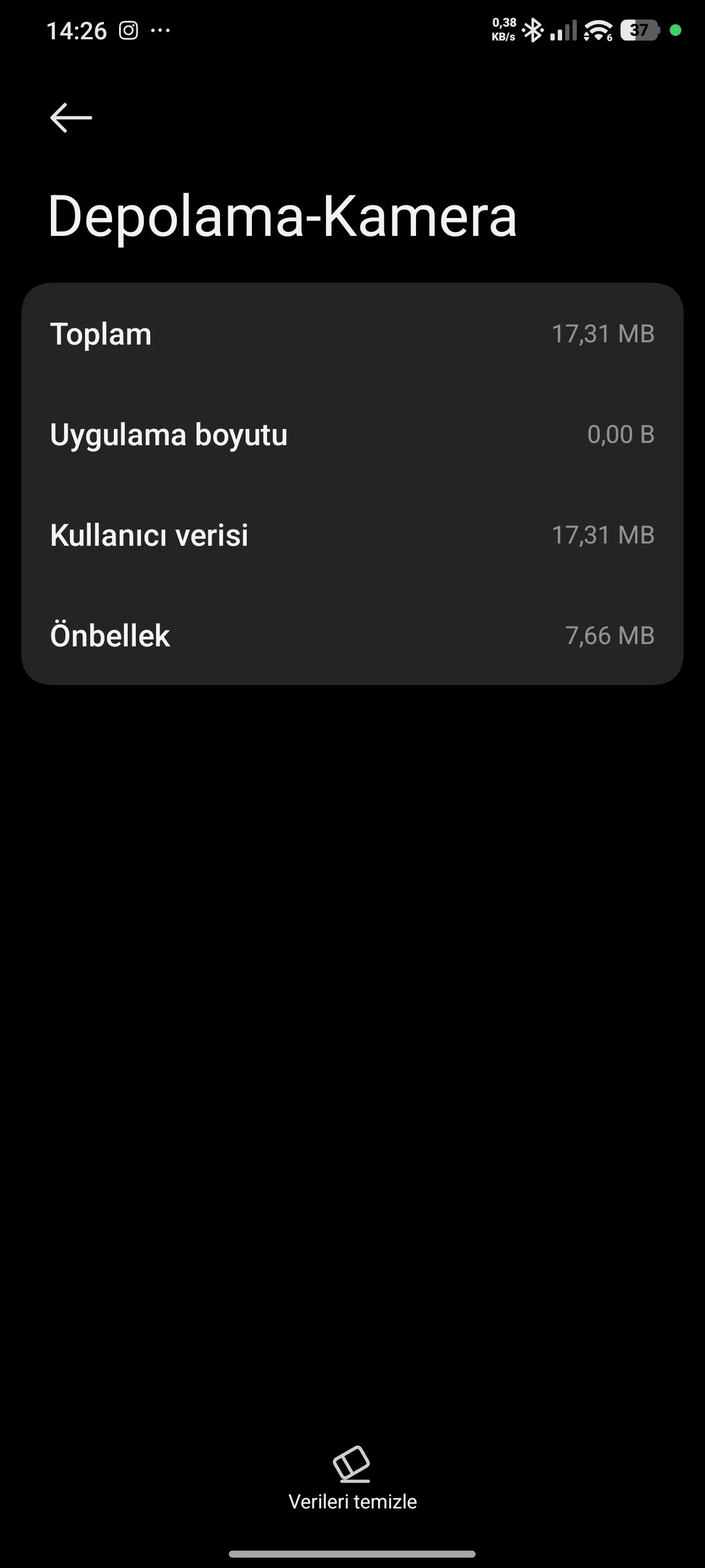 HyperOS 3 kamera sorunu yaşayan bir telefonda açık olan kamera ayarları ve depolama ekranı.