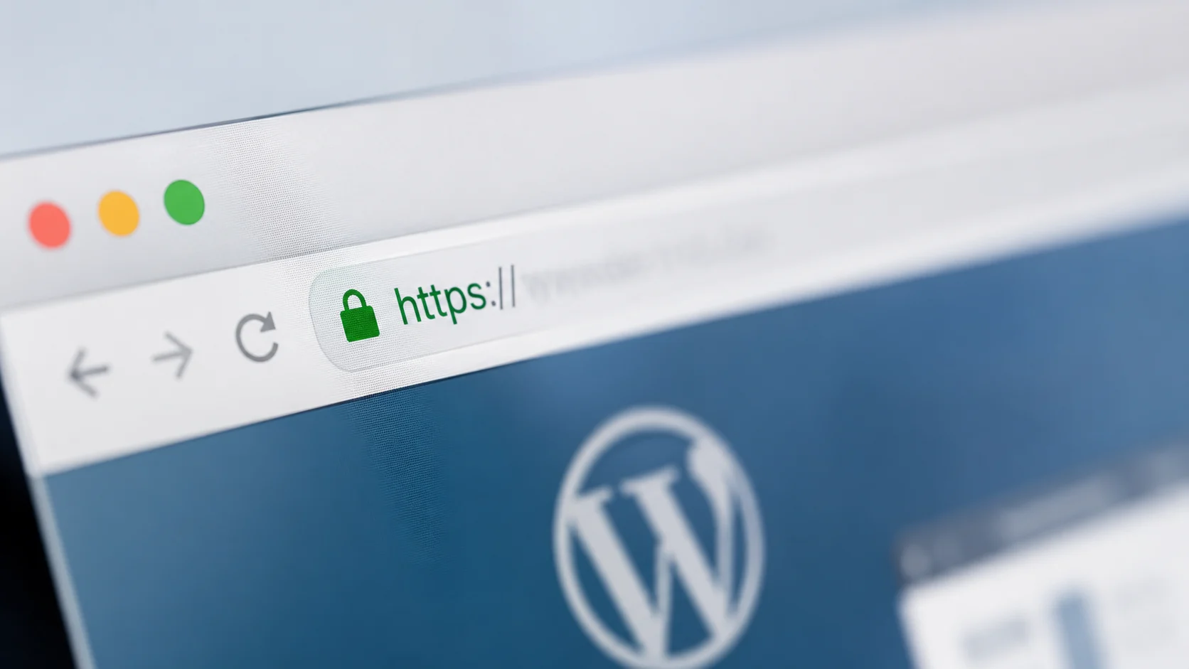SSL Sertifikası Yükleme, tarayıcı adres çubuğunda HTTPS kilidini öne çıkarır.