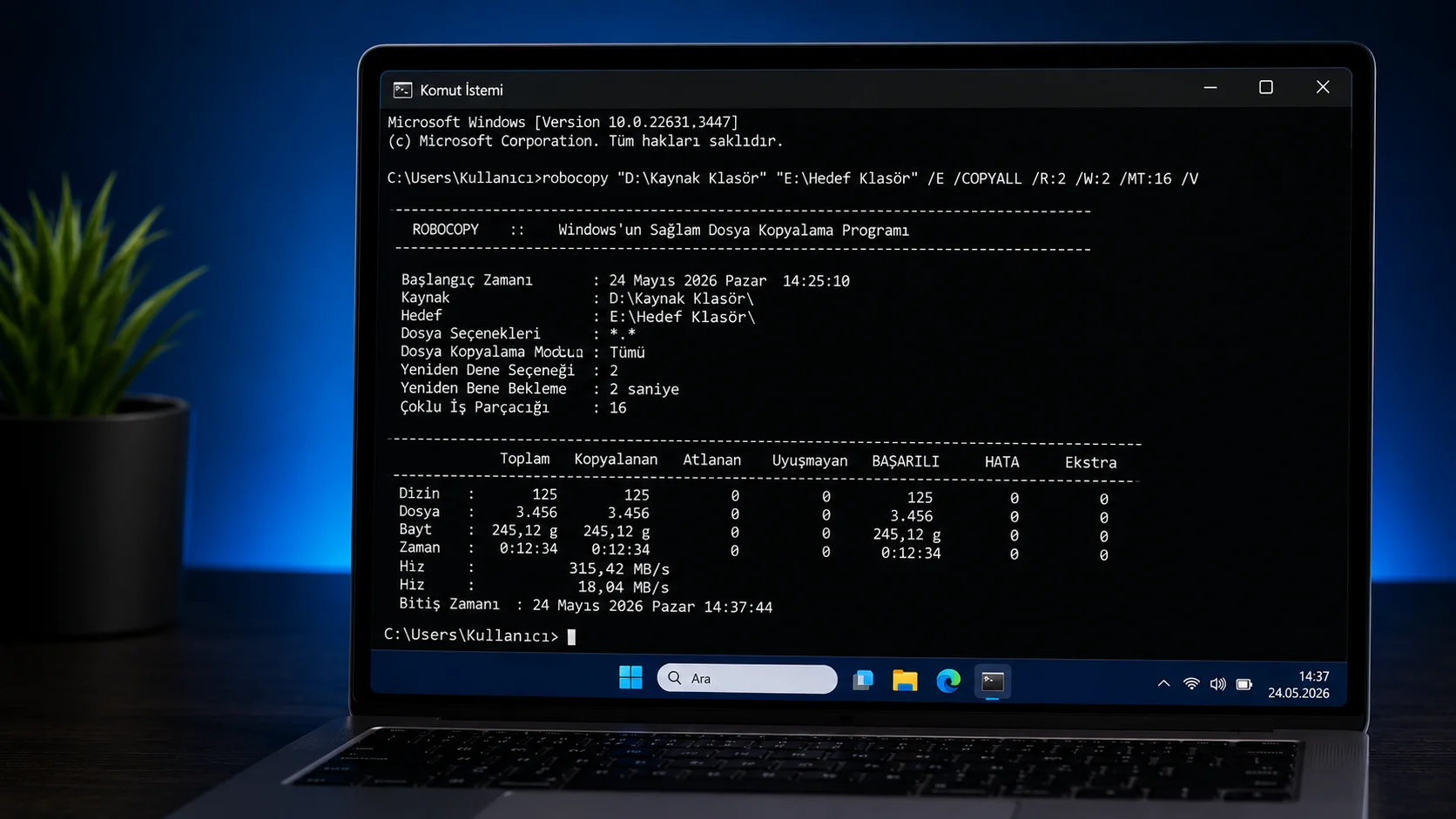 Büyük dosyaları kopyalama işlemi için komut satırında kullanılan Robocopy aracının bilgisayar ekranındaki görünümü.