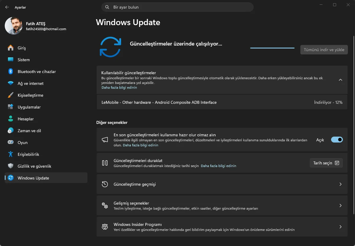 Windows 11 Ayarlar uygulamasında Windows Update ekranı